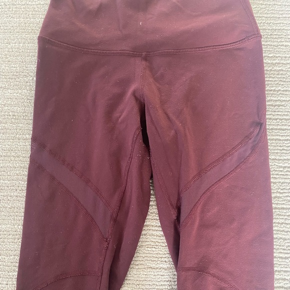 Lululemon Plum leggings with mesh at the thigh & shin, rare find! - Picture 2 of 4